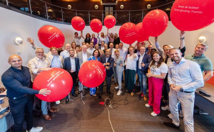Young Twente Board breekt de bubbel samen met onderwijs